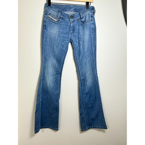 DIESEL LOUVELY STRETCH LIGHT WASH FLARE LEG LOW RISE JEANS EUC SIZE 26 INSEAM 30 - Picture 1 of 7